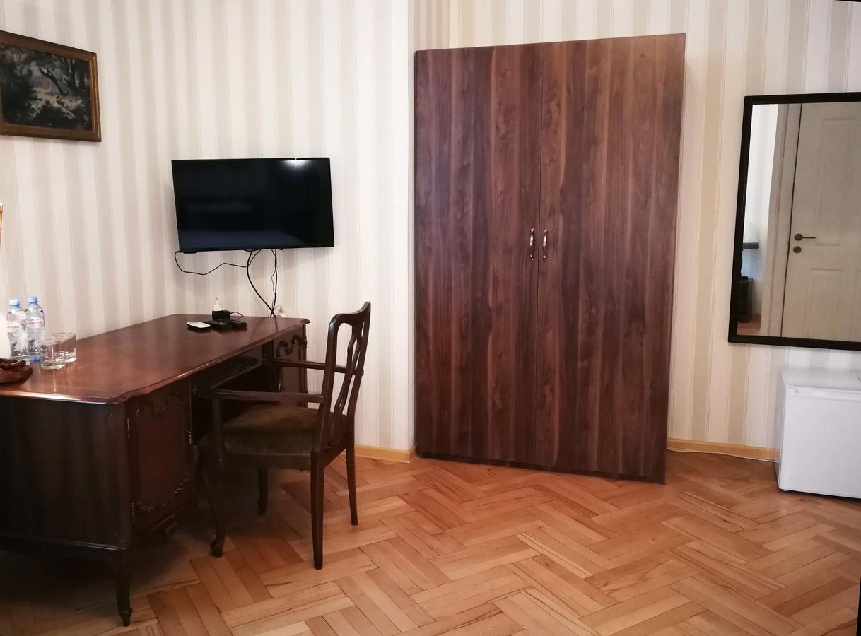 Simon'S Apartment Tbilisi Esterno foto
